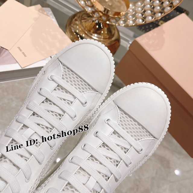 MiuMiu2022春夏走秀款牛皮拼接網布高幫鞋平板女鞋 dx3441